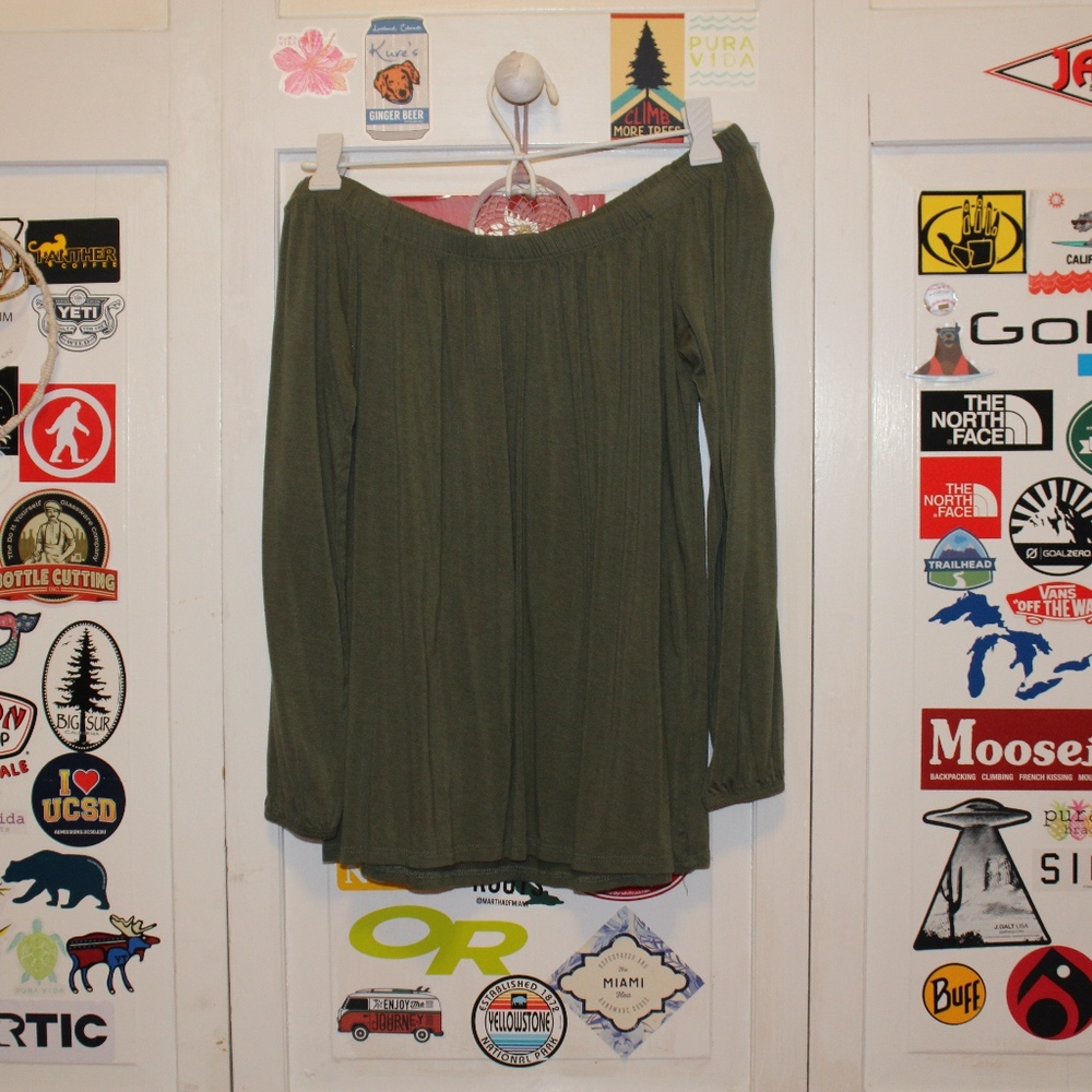 Hollister Off-the-Shoulder Top
